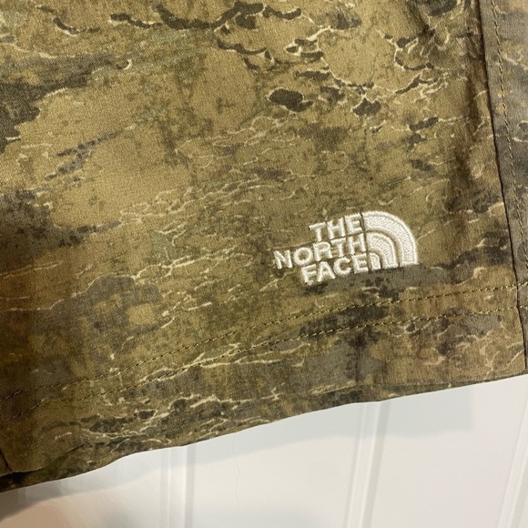 THE NORTH FACE CLASS V SHORT Cloud Camo mens - Picture 14 of 14